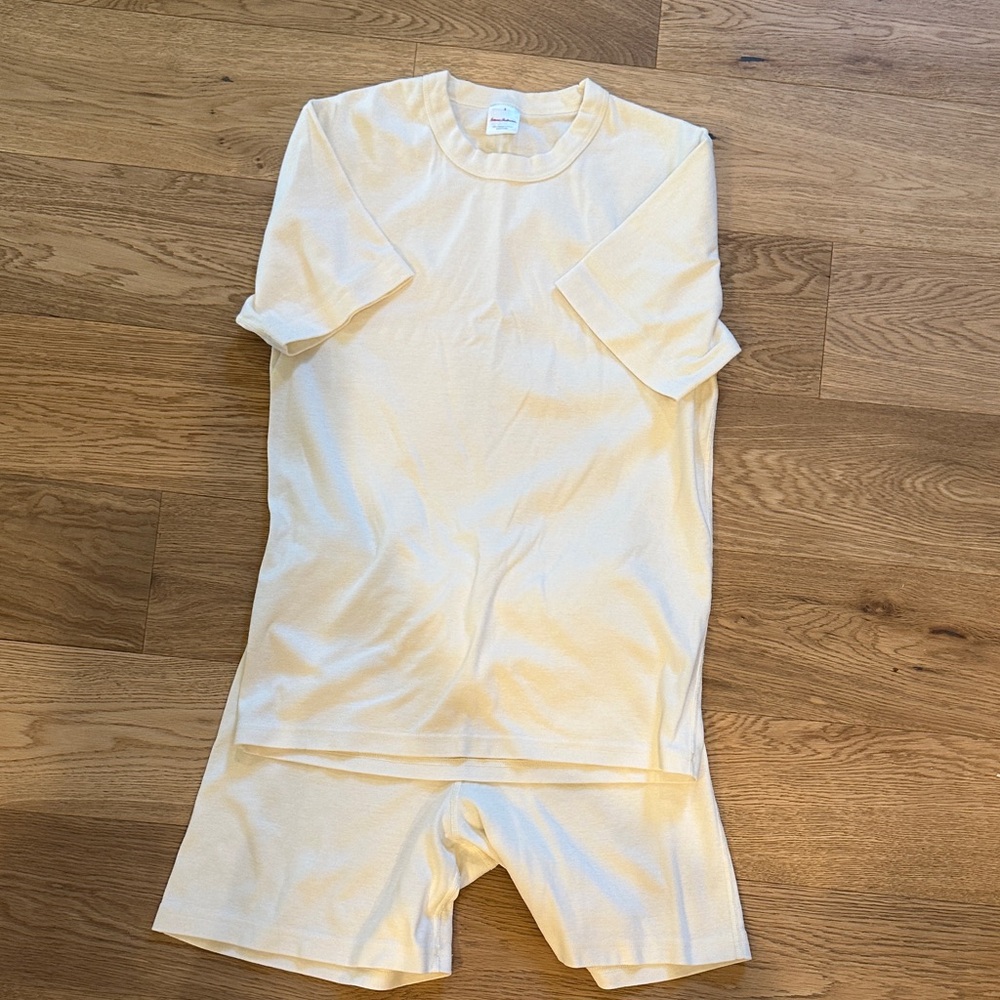 Hanna Andersson Cream size small shorts and short sleeve shirt matching set